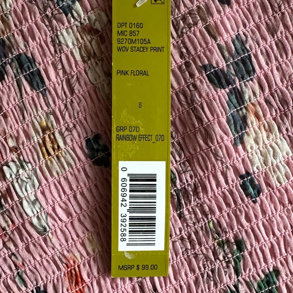 Gianni Bini Smocked Stacey Print Top Pink Floral Size Small NWT Feminine Summer - Picture 6 of 11